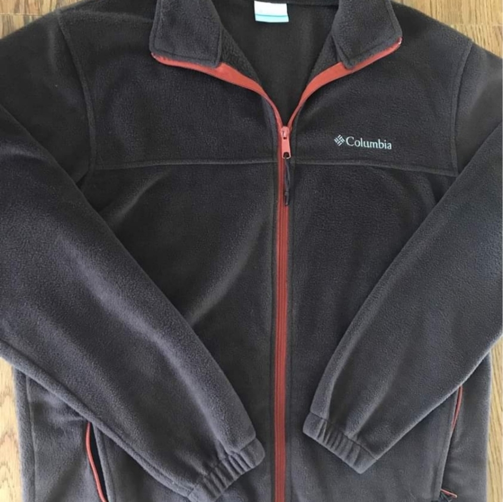 Men’s dark brown Columbia, full zip. Size large